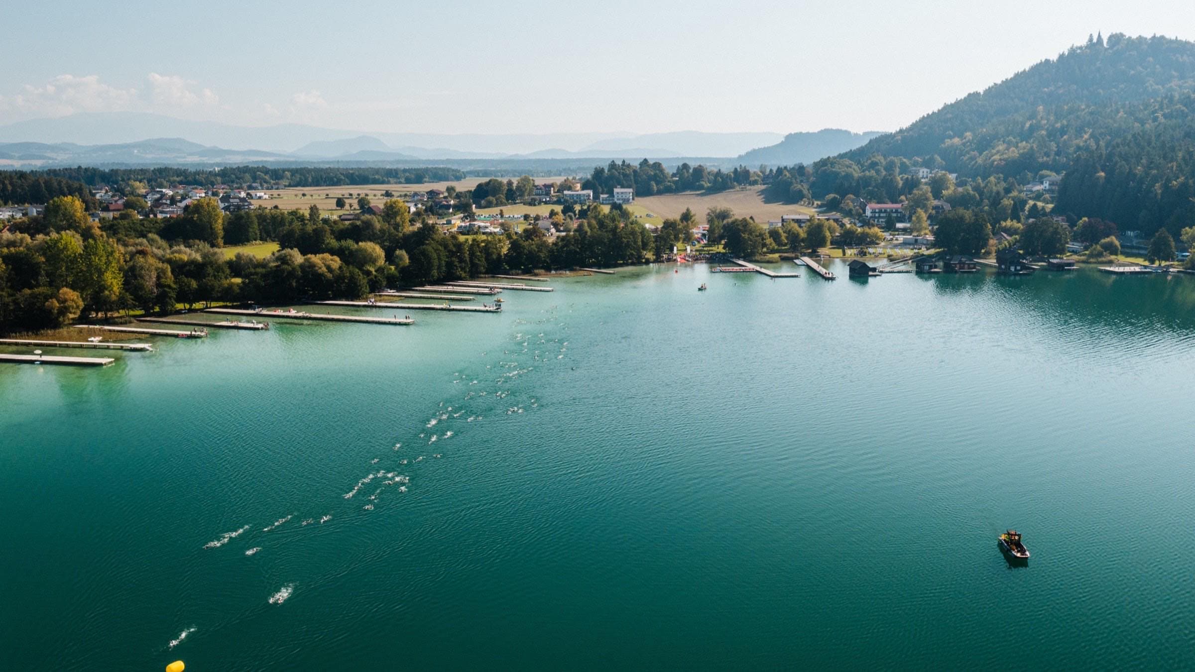 Klopeiner See mit den Orten am Ufer aus der Luft